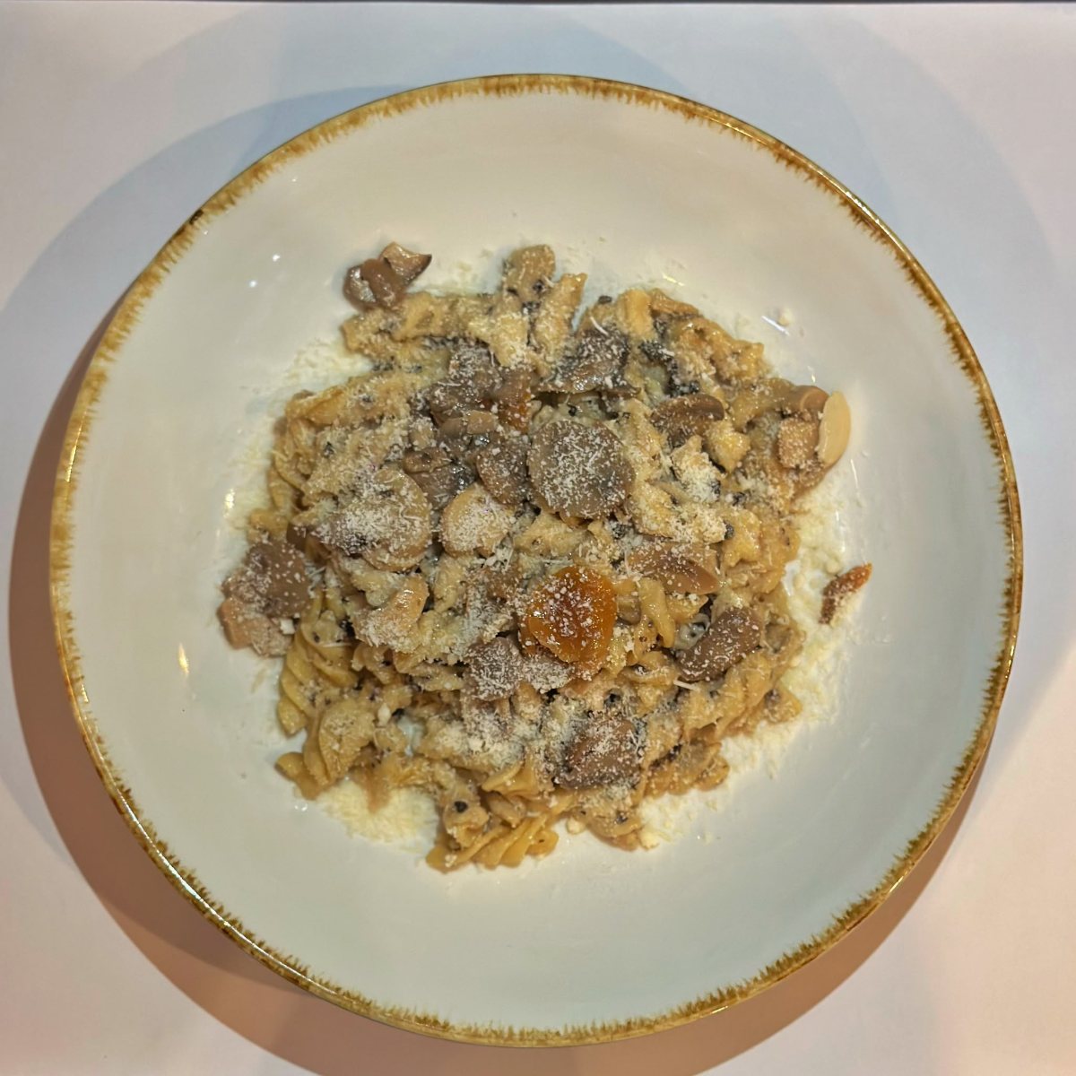 Paste cu Ciuperci si Piept de Pui