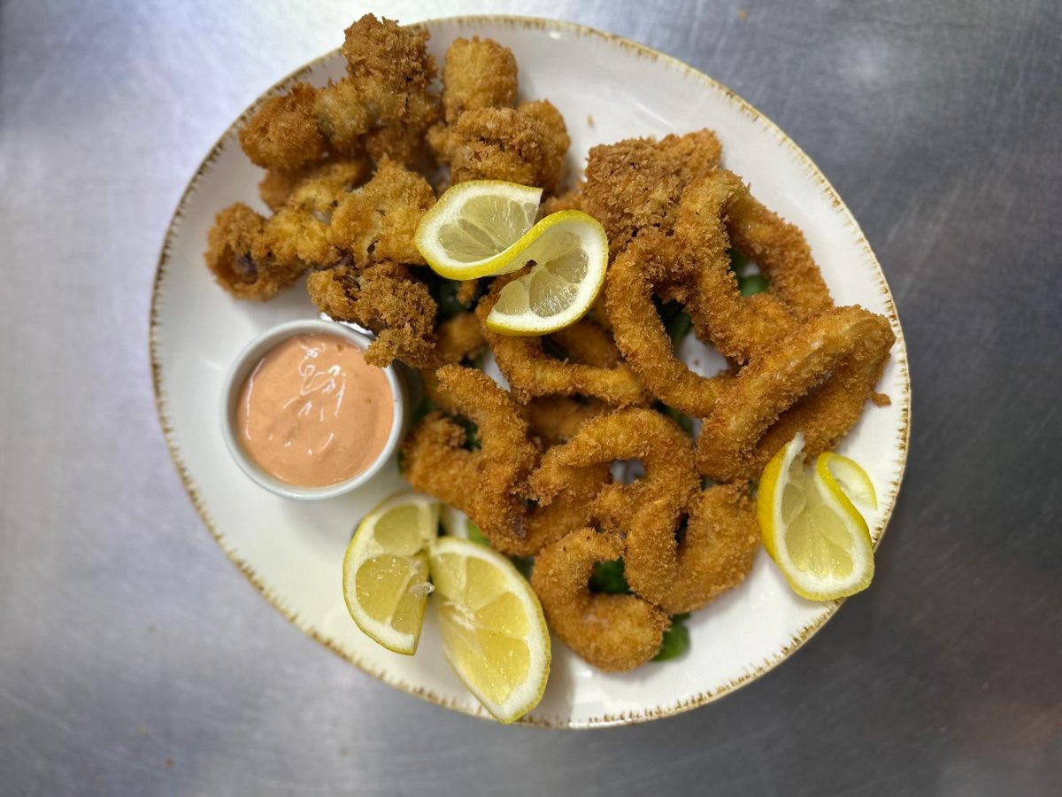 Fritto Misto cu Sos Cocktail si Lamaie