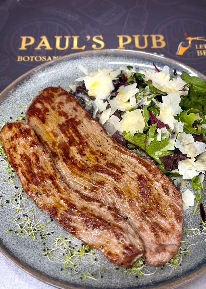 Paillard de Vita cu Salata Rucola si Parmesan