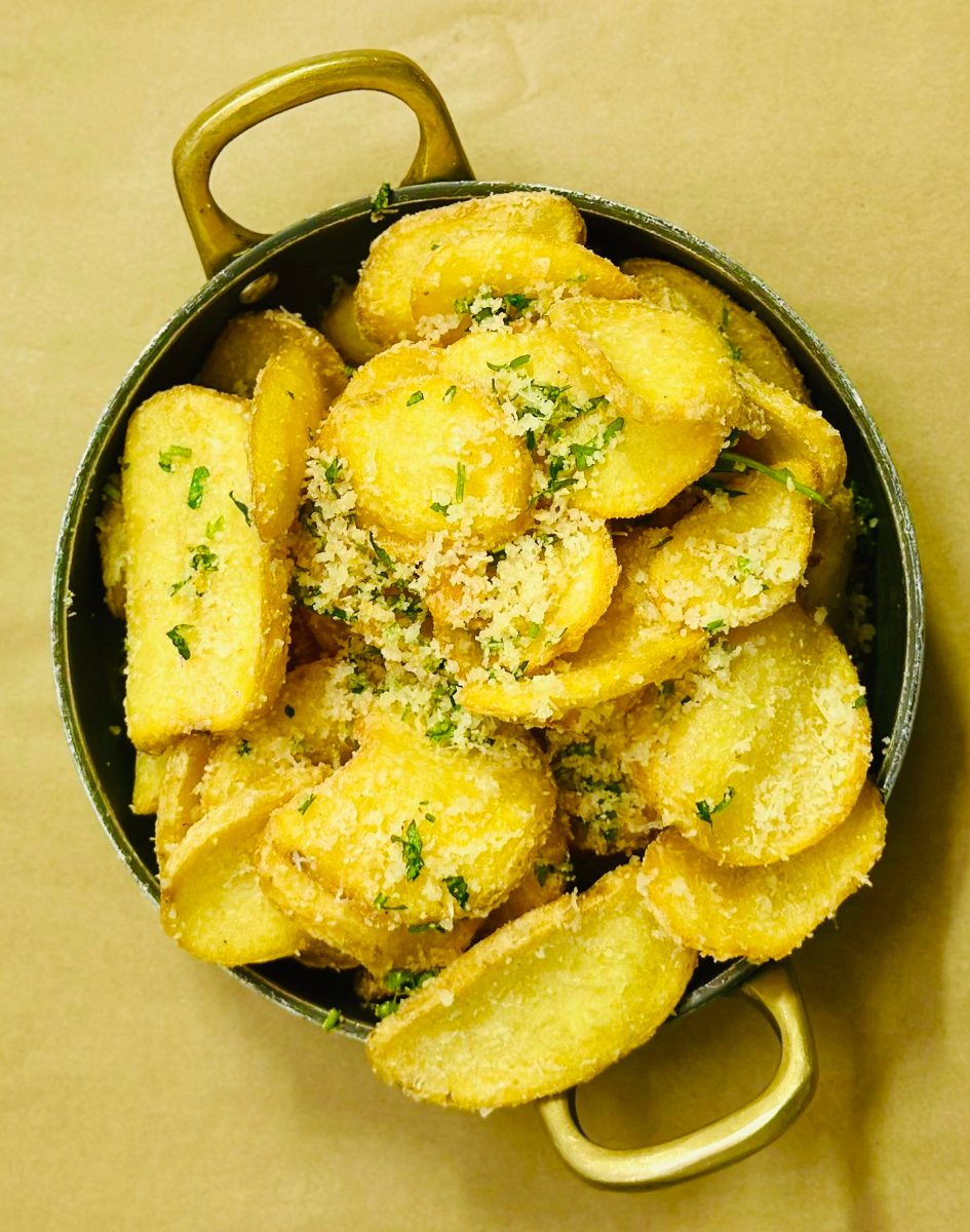 Cartofi Prajiti cu Parmesan, Usturoi si Patrunjel
